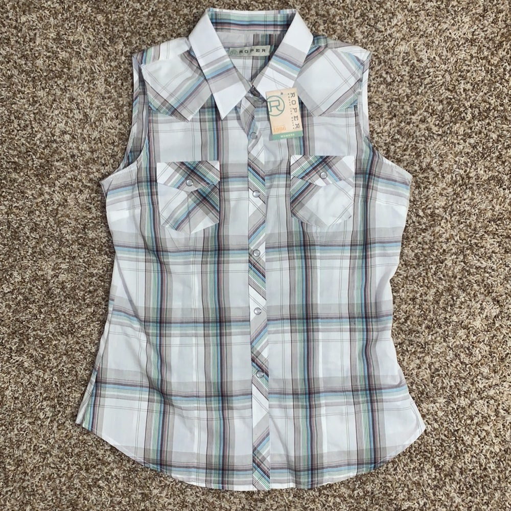 ✨NWT✨ Roper Women’s Sleeveless Pearl Snap Shirt